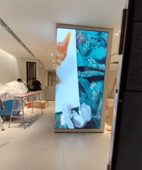 元宝山商场门店转角LED显示屏